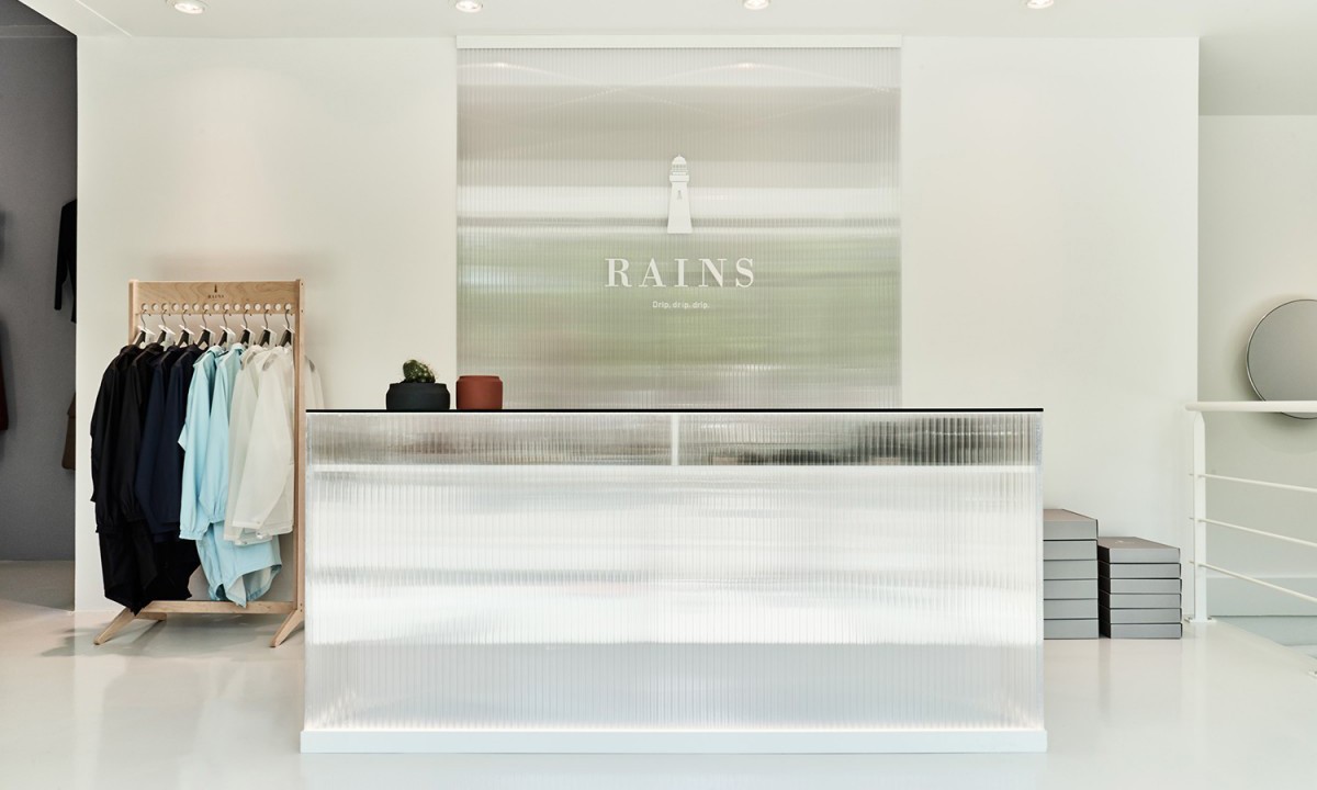 丹麦户外品牌 RAINS，于家乡开设首家概念门店